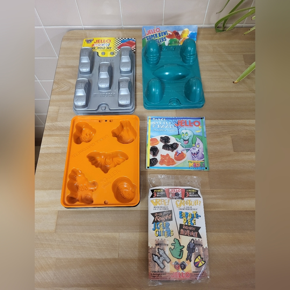 Jell-o Jigglers Molds Jello Super Bowl NASCAR, Halloween , Knights Castle Set  7